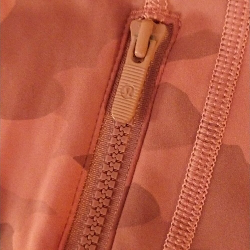 Lululemon Camo Rose Pink Multi Define Jacket, size 2 or XS - Picture 9 of 9